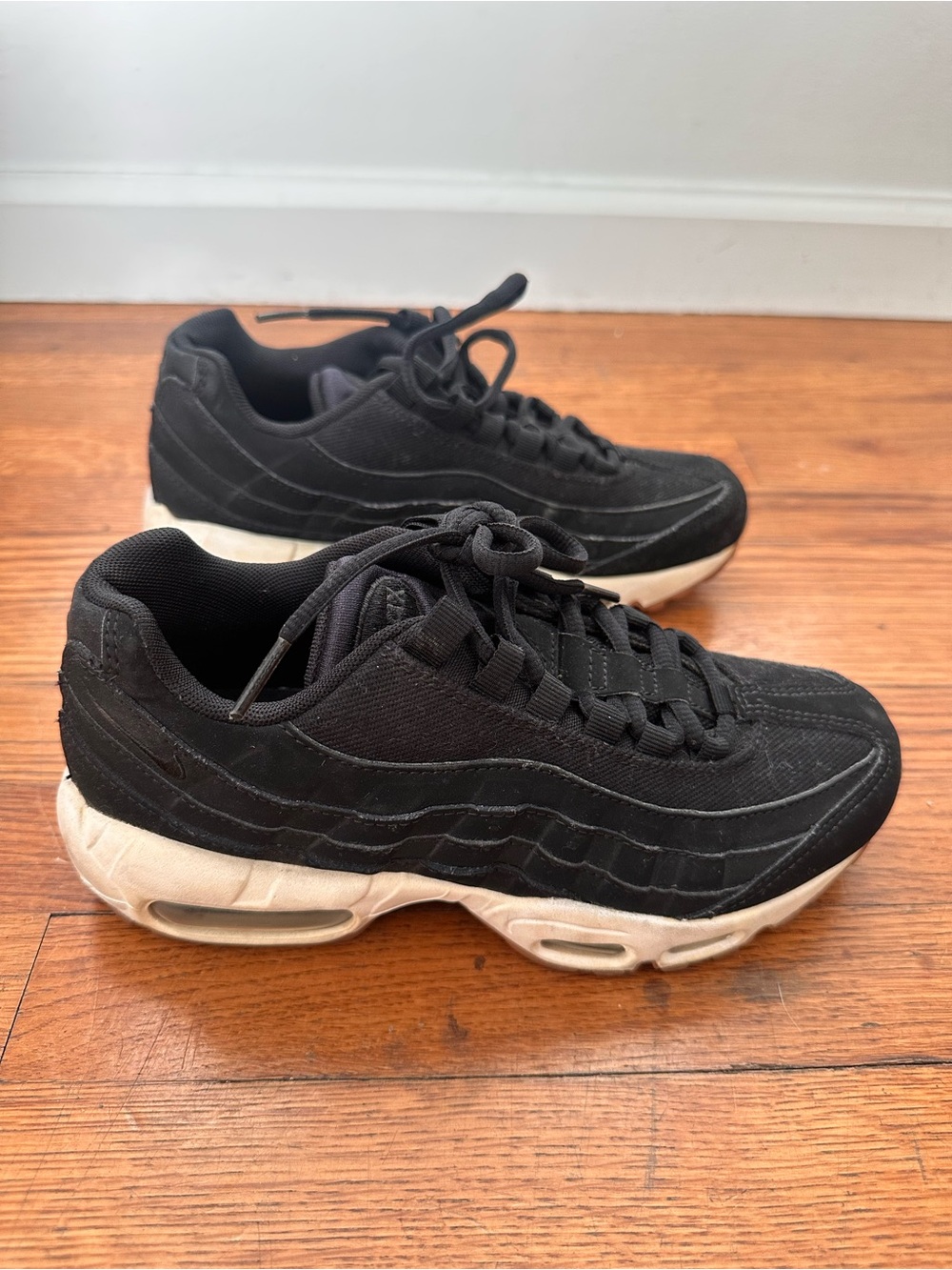 Nike Black air max Sneakers with Off-White Sole